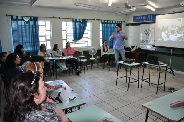 Atividade com os professores da Escola Municipal de Ensino Fundamental Olavo Bilac - Vila da Quinta