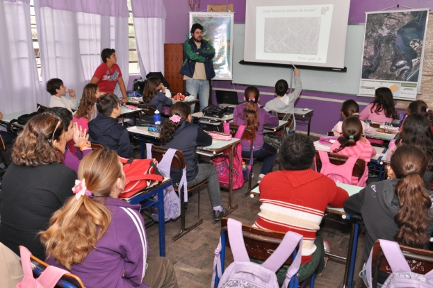 Atividade com os alunos do 5º ano do ensino fundamental  da E.E.E.F. Lília Neves