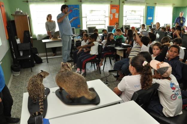Os animais também foram apresentados nas atividades da Educação Ambiental no ano passado na E.M.E.F. Assis Brasil... 
