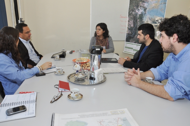 Membros da equipe da Gestão Ambiental da BR-116/392 em reunião com o jornalista Jocimar Farina - 10 de agosto de 2012