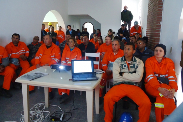 Palestra sobre licenciamento e gestão ambiental reúne trabalhadores das obras de duplicação do contorno de Pelotas-RS - 27 de agosto de 2012