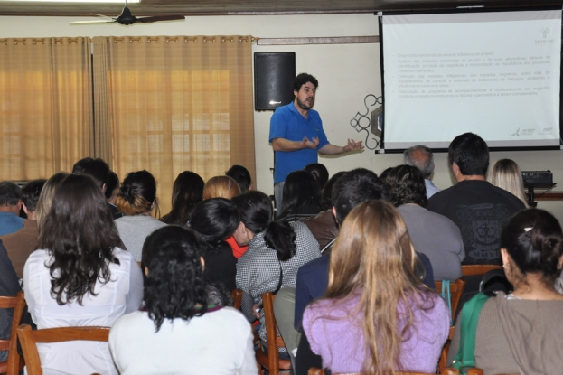 Participaram da atividade os estudantes e professores do curso superior de Gestão Ambiental e Técnico em Meio Ambiente do Instituto Federal Sul Riograndense (IFSul) .