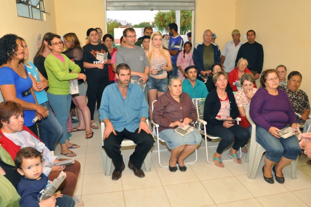Moradores presentes em reunião com representantes do DNIT na comunidade Virgílio Costa - 01 de novembro de 2012