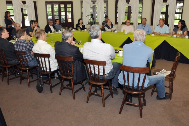 Reunião com lideranças pelotenses trata da duplicação entre Pelotas e Rio Grande - 12 de novembro de 2012