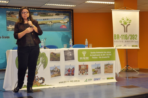 Palestra do I Seminário Gestão Ambiental de Caminhos. Izabela Souza (DNIT) - 12 de dezembro de 2012