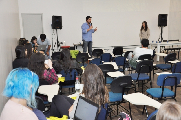 O educador ambiental, Cauê Canabarro, comentou sobre o trabalho desenvolvido pelas equipes dos Programas de Educação Ambiental e Comunicação Social.