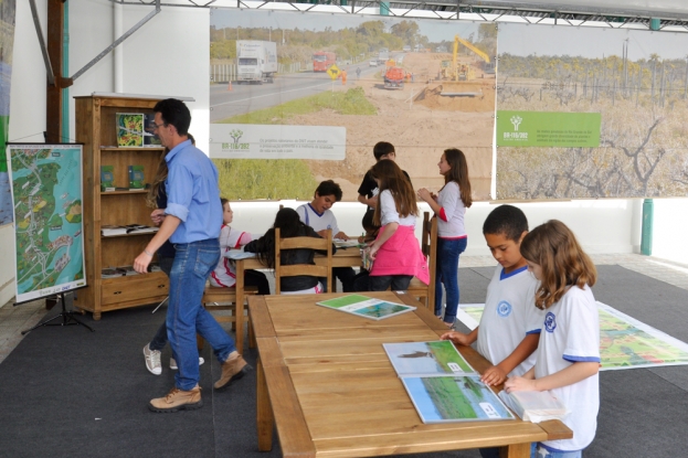 Os visitantes do estande conheceram o trabalho das Gestões Ambientais através dos materiais informativos.