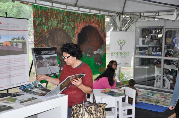 Estande da Gestão Ambiental na 42ª Feira do Livro de Pelotas - 02 de novembro de 2014.