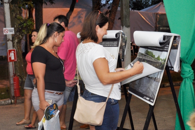 Estande da Gestão Ambiental na 42ª Feira do Livro da FURG - Rio Grande _ 02 de fevereiro de 2015.