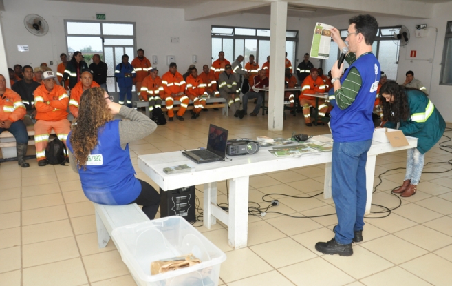 Durante atividade foram apresentados e distribuídos os materiais educativos e boletins informativos da Gestão Ambiental.